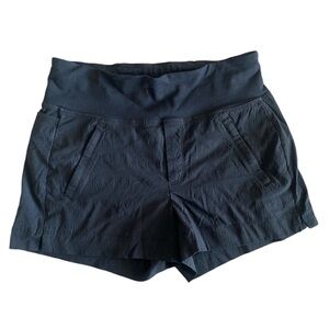 Athleta Trekkie north short black